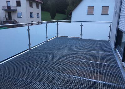 Stalowe balustrady balkonowe wykonane przez Staketmet